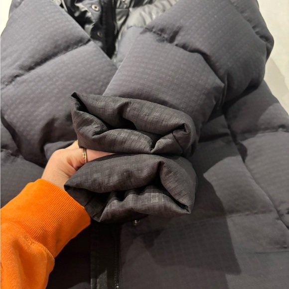 The North Face Puffer Jacket - Picture 5 of 5